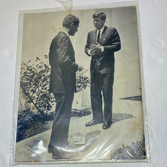 Newsweek Magazine 18 March 1963 - Robert Kennedy - Picture 2 of 2